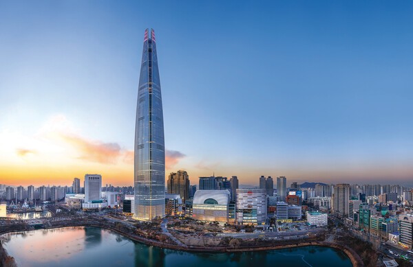 롯데건설, 자금 확보의 ‘그림자’…2028년부터 ‘이자비용’ 불어난다